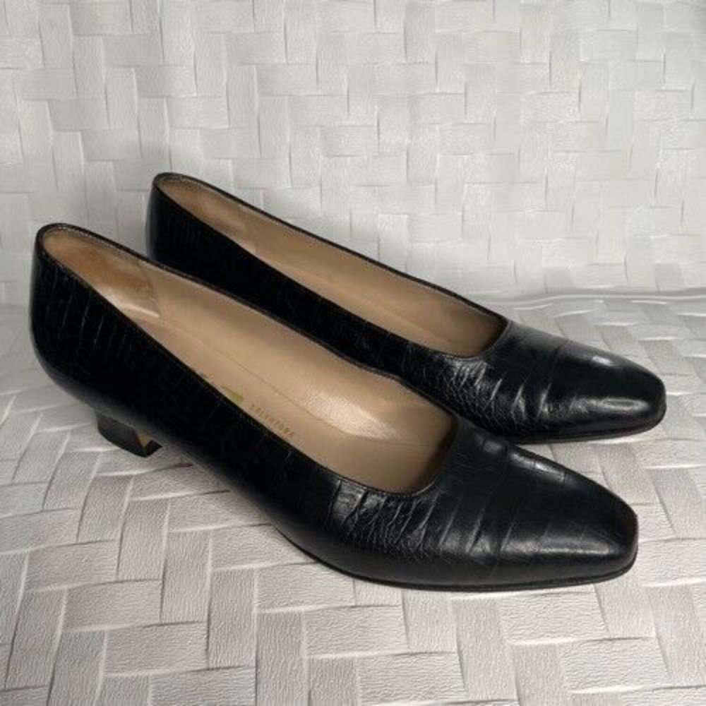 Salvatore Ferragamo Black Croc Embossed Leather Pump Heels Women Size 8AAA Italy